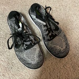 Nike flyknit running shoes